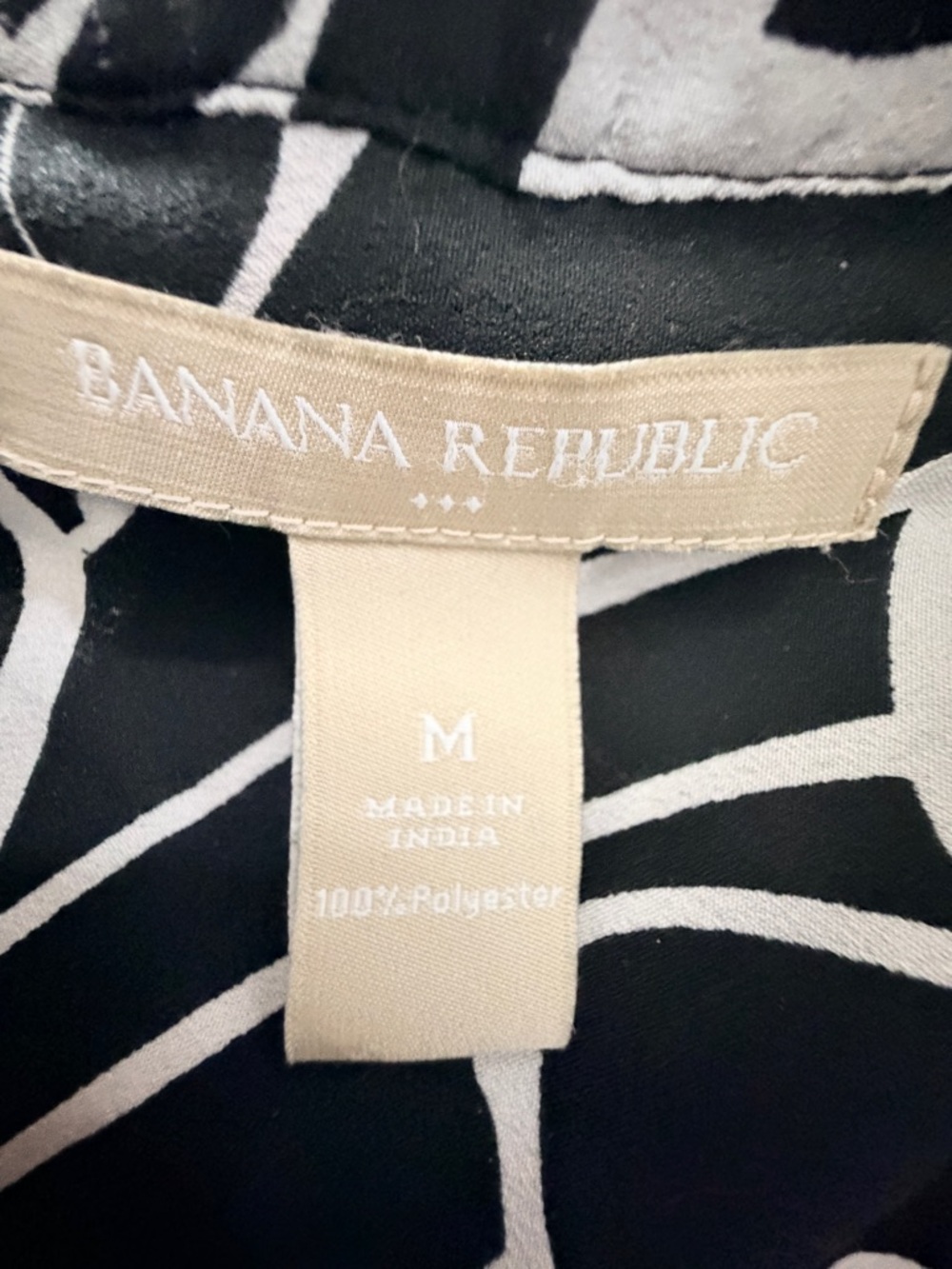 Banana Republic Black and White Floral-Print Sleeveless Top - Picture 2 of 2